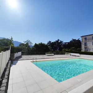Grand Studio 38m2 Dans Ancien Palace Avec Piscine Et Place De Parking Privee Apartment
